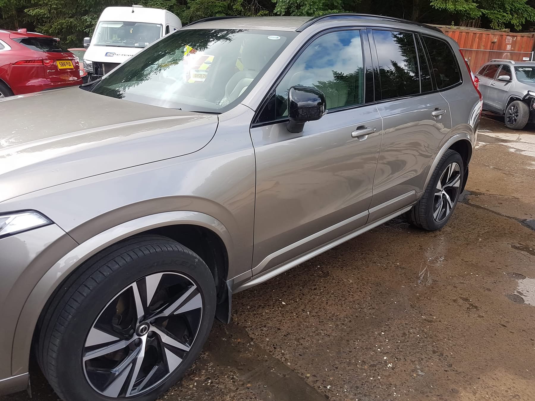 After repair: restored nearside bodywork and paint finish on the Volvo XC90